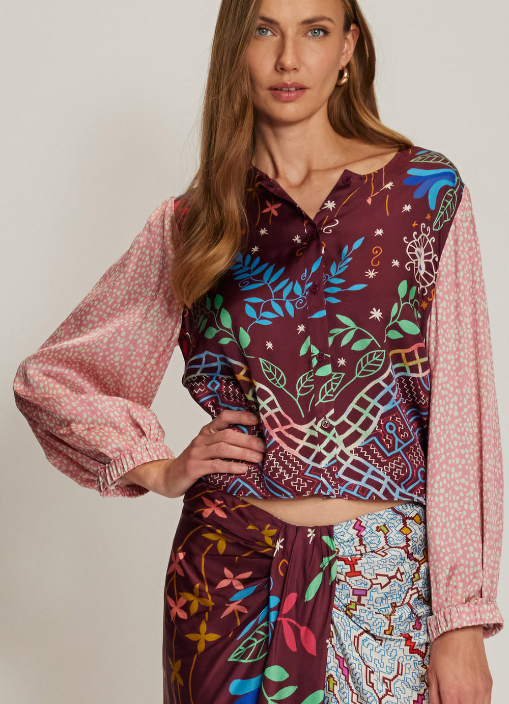 ME369 Avia Round Neck Shirt
