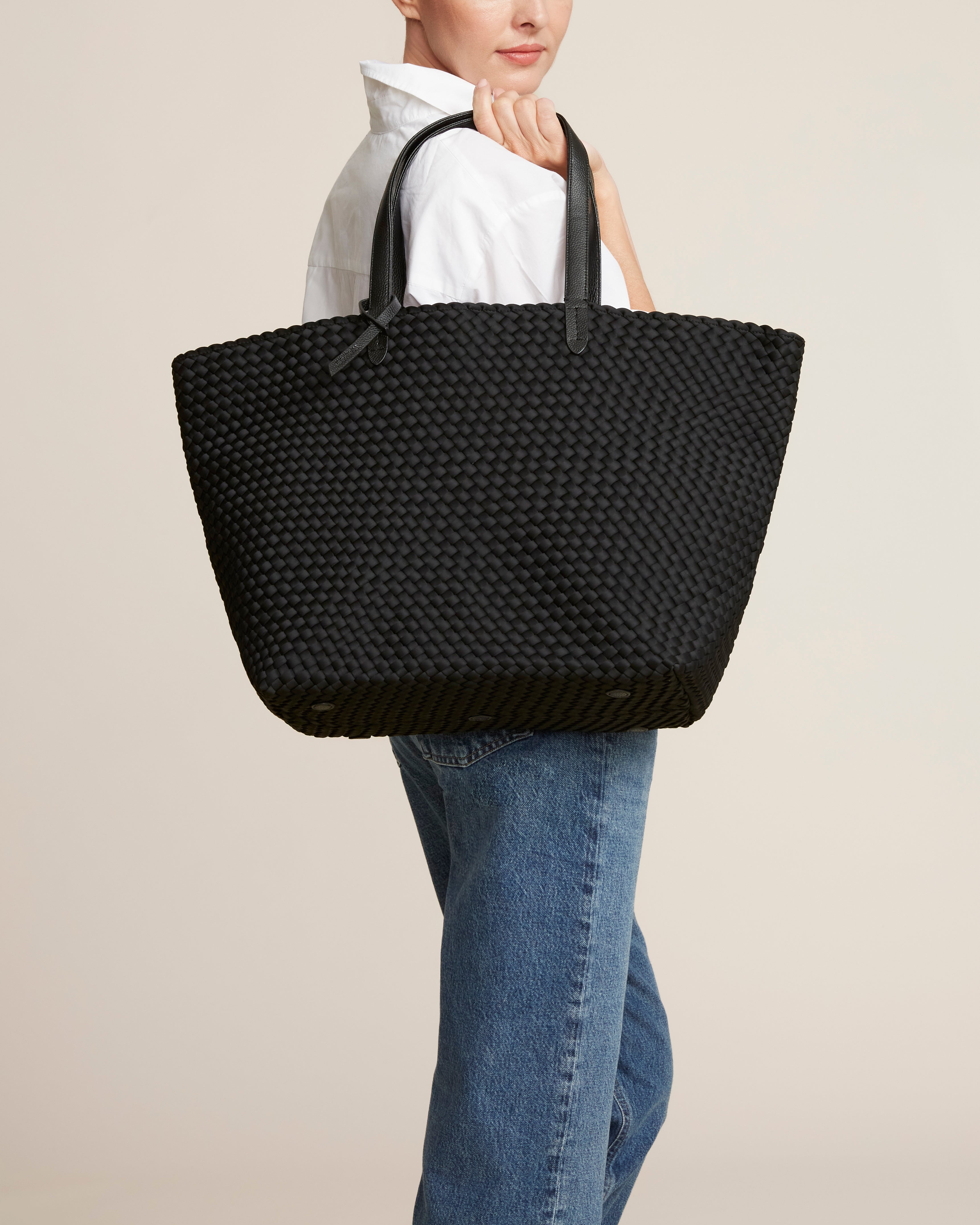 NAGHEDI*自分らしさと快適さを妥協しない*ラージ*Jetsetter Tote Jetsetter Small Tote | Olive