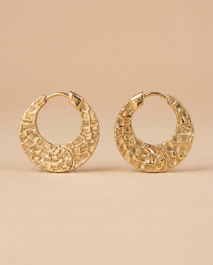 Tay Small Chiselled Earhoops Gold