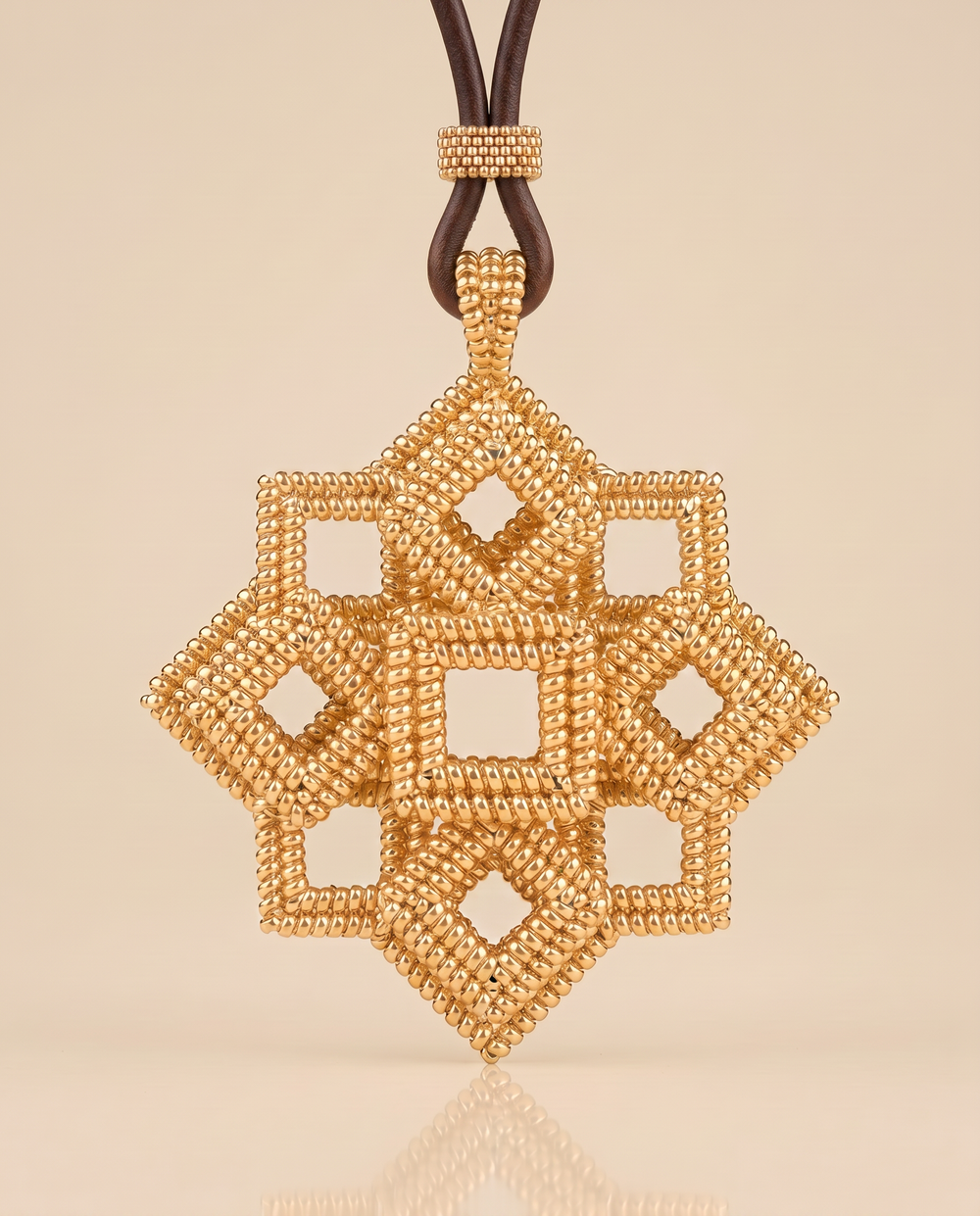 Tay Ropetwist Diamond & square stepped pendant on leather strap
