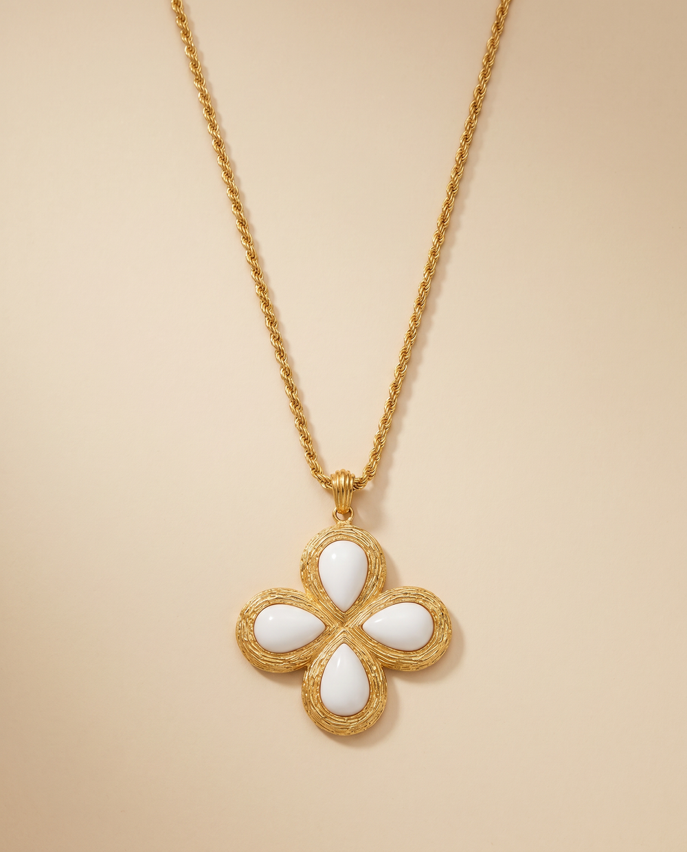 Tay White Onyx Set Talia Pendant