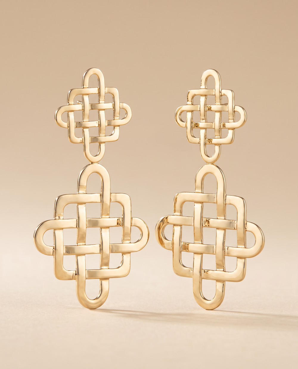 Tay Kano Knot Eardrops