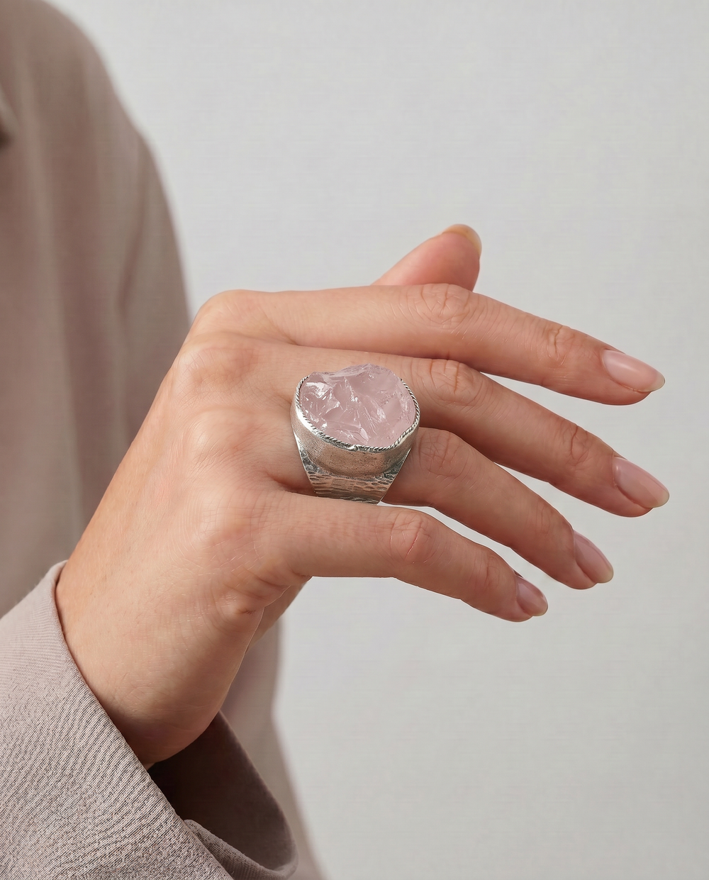 Lassanai Rose Quartz Big Boss Ring Silver